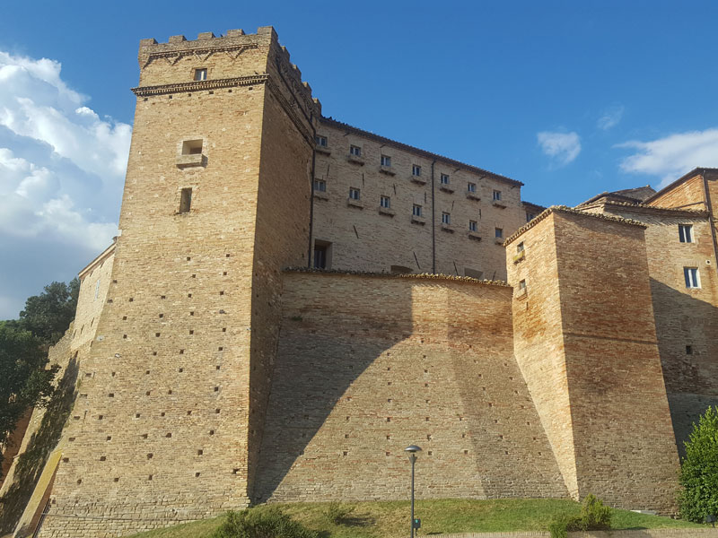 Castello,-Loro-Piceno
